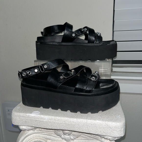 Gothic Black Platform Sandals Steve Madden - Picture 1 of 4